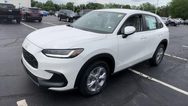 Photo of 2025 Platinum White Pearl Honda HR-V