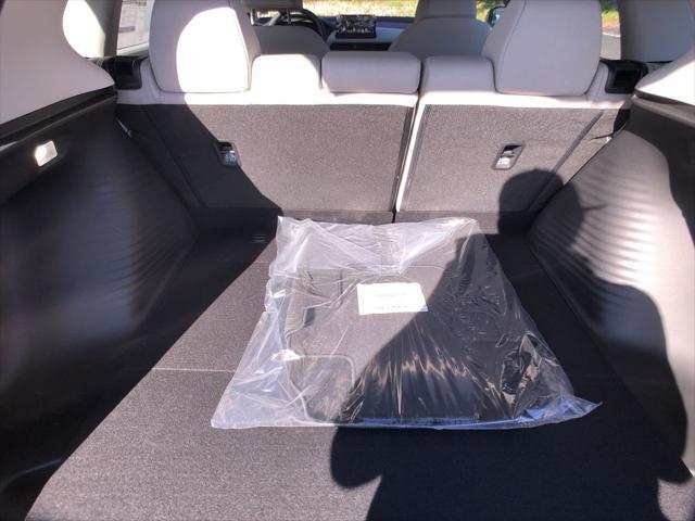 Photo of 2025 Platinum White Pearl Honda HR-V