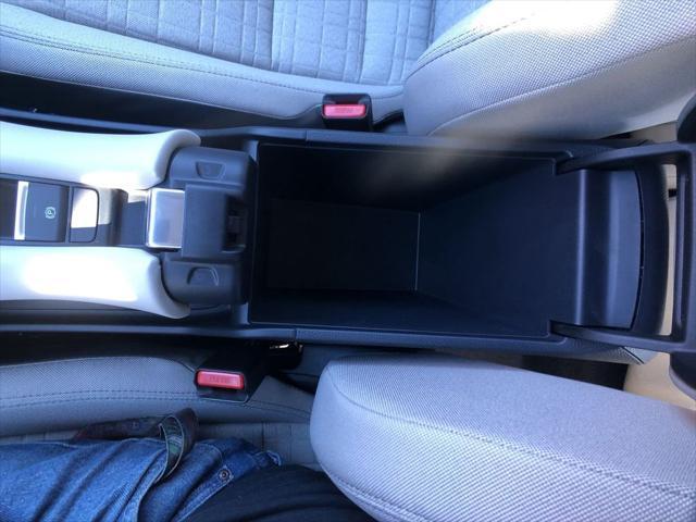 Photo of 2025 Platinum White Pearl Honda HR-V