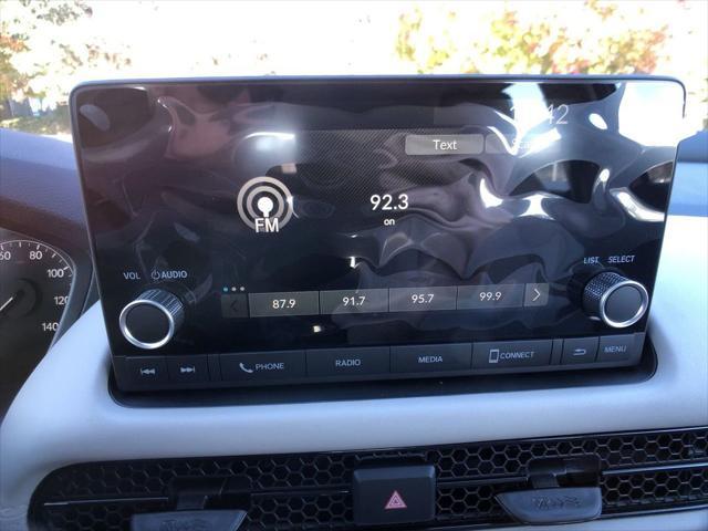 Photo of 2025 Platinum White Pearl Honda HR-V