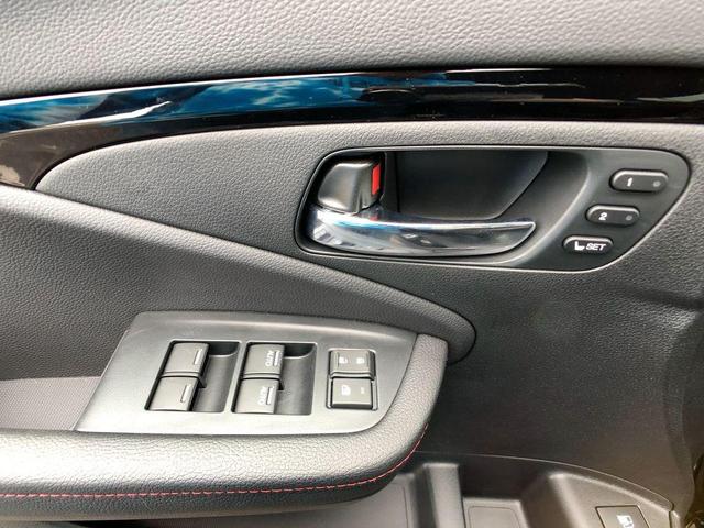 Photo of 2025 Platinum White Pearl Honda Ridgeline