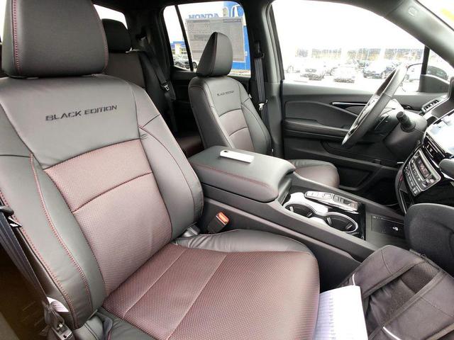Photo of 2025 Platinum White Pearl Honda Ridgeline