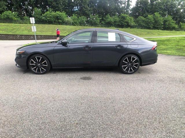 Photo of 2023 Gray Honda Accord Hybrid