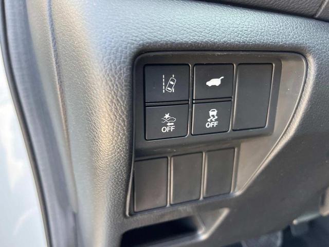 Photo of 2018 White Diamond Pearl Honda CR-V