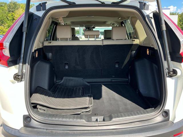 Photo of 2018 White Diamond Pearl Honda CR-V
