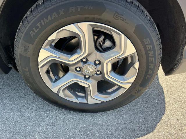 Photo of 2018 White Diamond Pearl Honda CR-V
