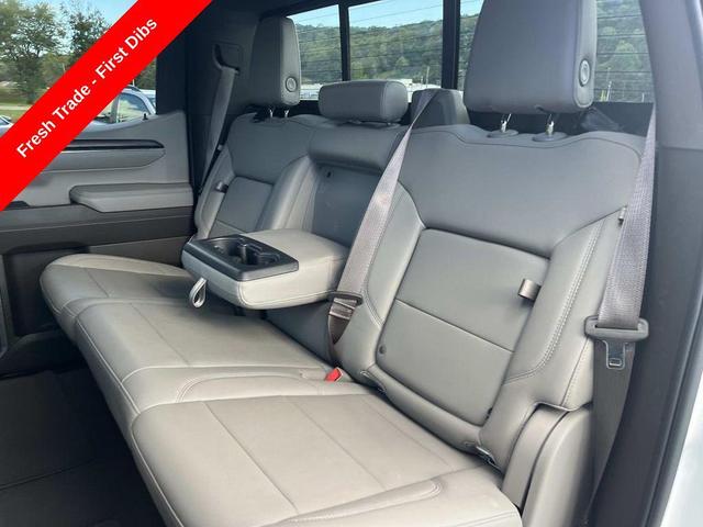 Photo of 2023 Summit White GMC Sierra 1500