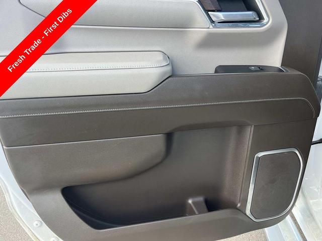 Photo of 2023 Summit White GMC Sierra 1500