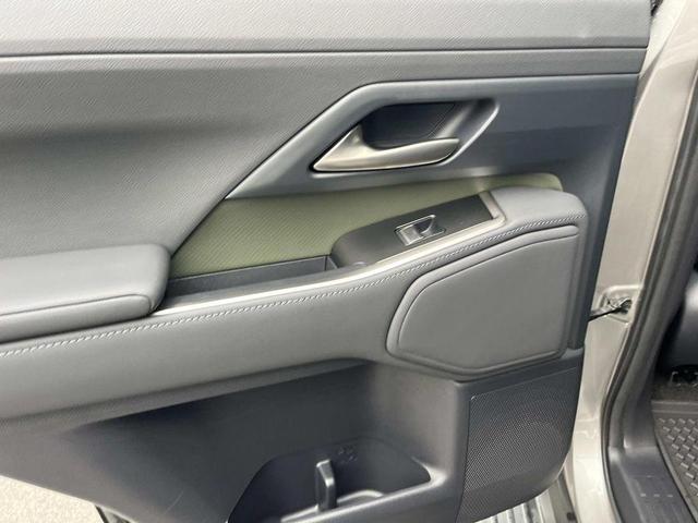 Photo of 2024 Atomic Silver Lexus GX 550