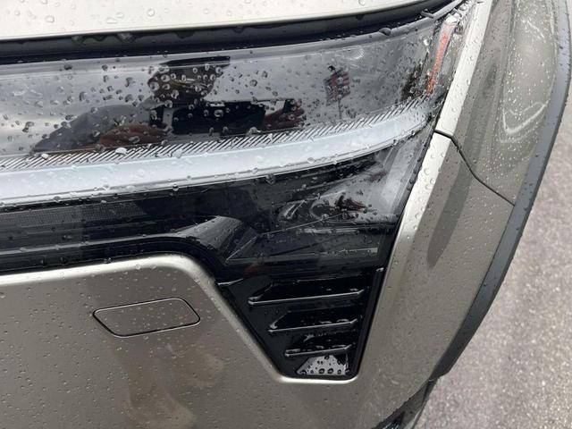 Photo of 2024 Atomic Silver Lexus GX 550