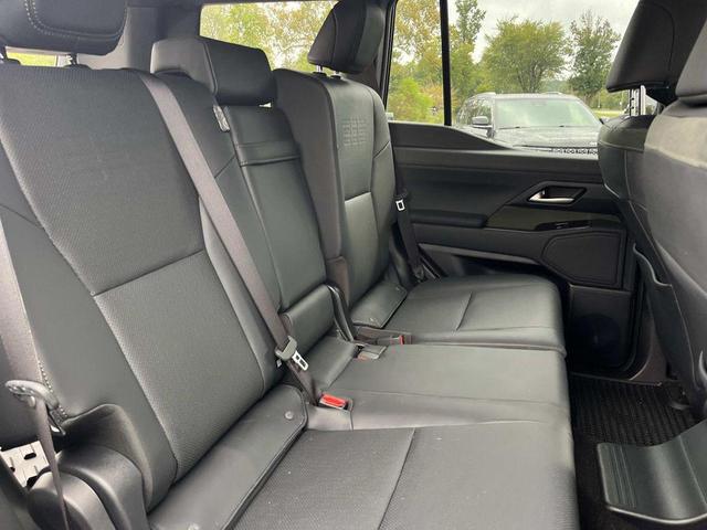 Photo of 2024 Atomic Silver Lexus GX 550