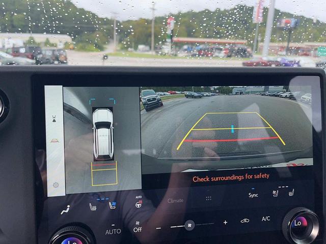 Photo of 2024 Atomic Silver Lexus GX 550