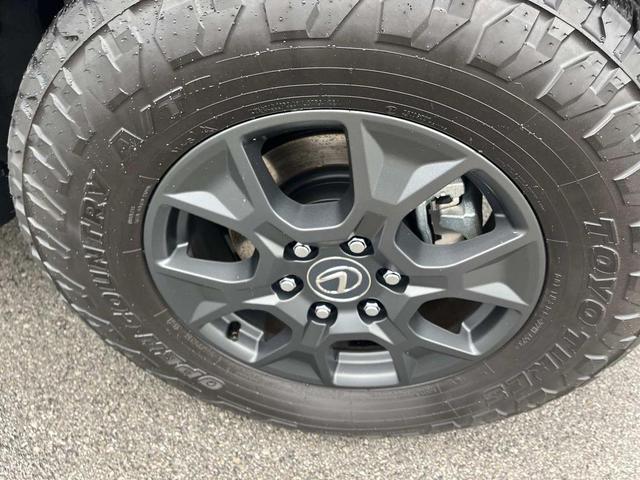 Photo of 2024 Atomic Silver Lexus GX 550