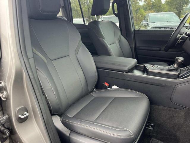 Photo of 2024 Atomic Silver Lexus GX 550