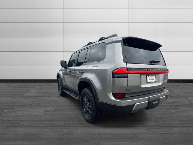Photo of 2024 Atomic Silver Lexus GX 550
