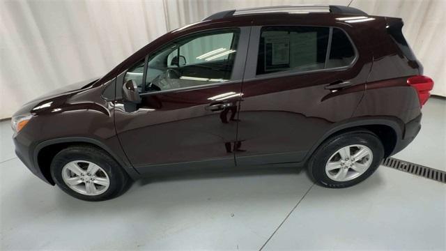 Photo of 2022 Black Cherry Metallic Chevrolet Trax