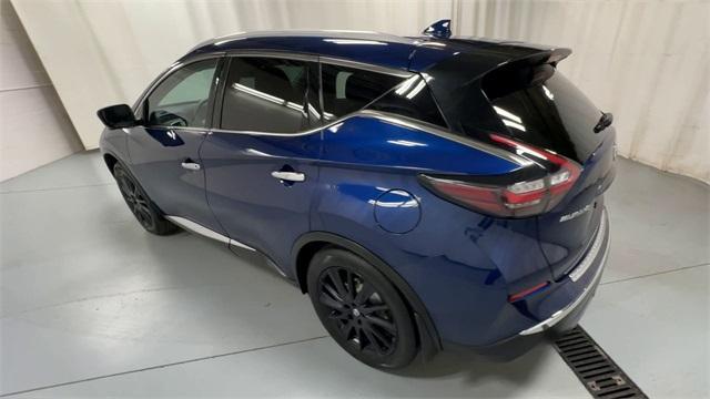 Photo of 2020 Deep Blue Pearl Nissan Murano