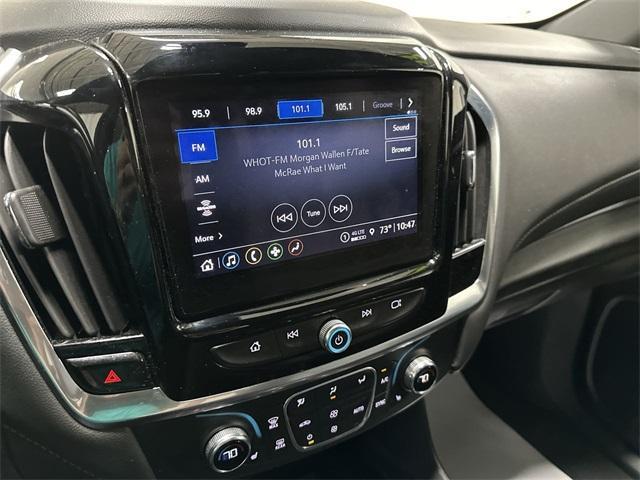 Photo of 2023 Summit White Chevrolet Traverse