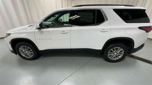 Photo of 2023 Summit White Chevrolet Traverse