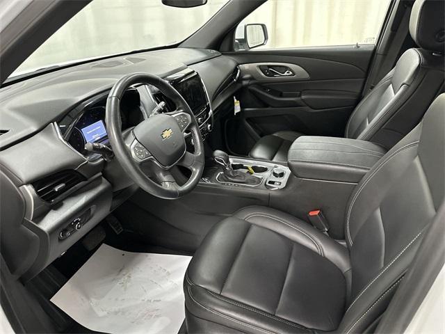 Photo of 2023 Summit White Chevrolet Traverse