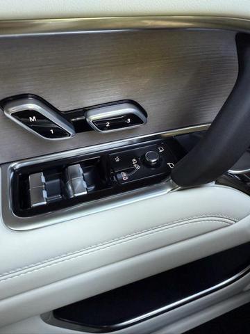 Photo of 2025 Grey Land Rover Range Rover