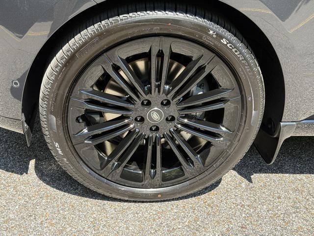 Photo of 2025 Grey Land Rover Range Rover