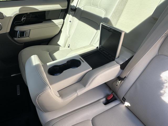 Photo of 2021 Fuji White Land Rover Range Rover