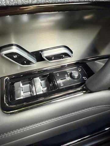 Photo of 2025 Santorini Black Land Rover Range Rover Sport