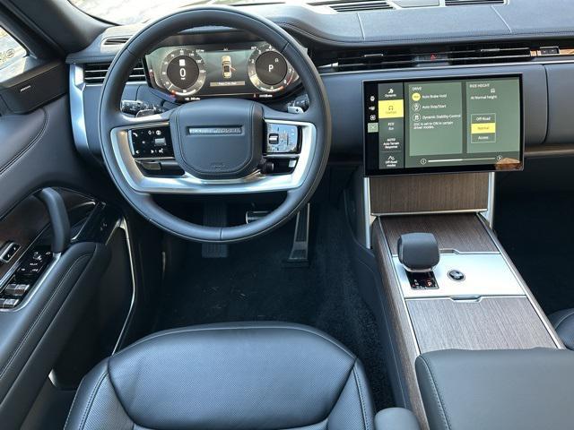 Photo of 2025 Santorini Black Land Rover Range Rover