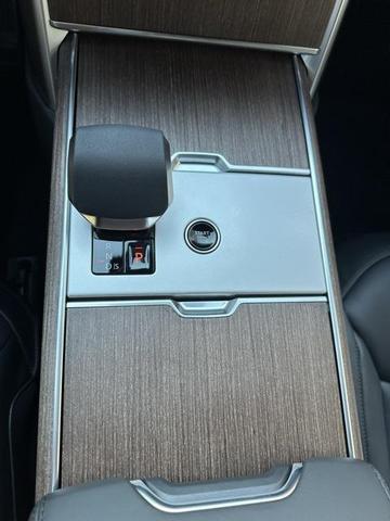 Photo of 2025 Santorini Black Land Rover Range Rover