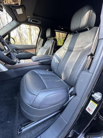 Photo of 2025 Santorini Black Land Rover Range Rover