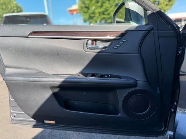 Photo of 2016 Nebula Gray Pearl Lexus ES 350