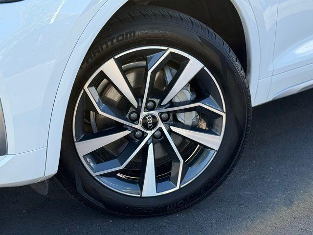 Photo of 2023 Ibis White Audi Q5