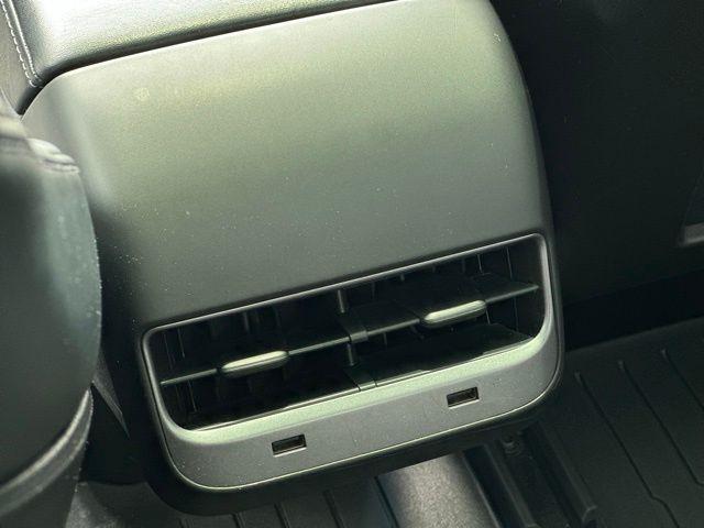 Photo of 2020 White Tesla Model 3
