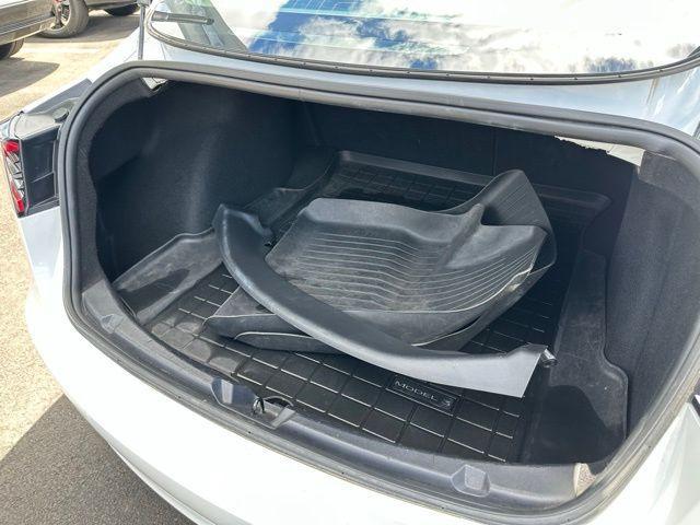 Photo of 2020 White Tesla Model 3