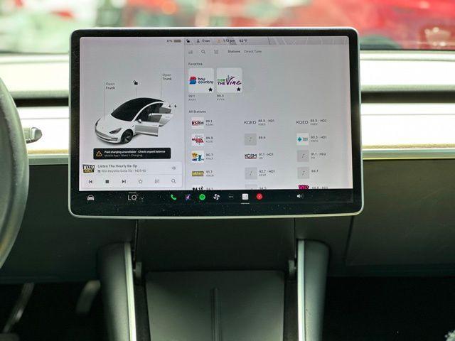 Photo of 2020 White Tesla Model 3