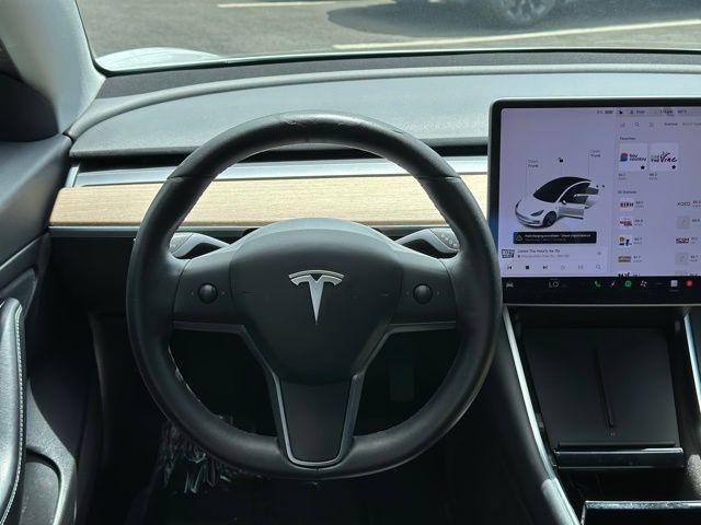 Photo of 2020 White Tesla Model 3