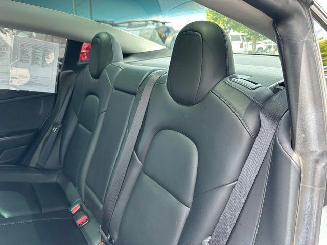 Photo of 2020 White Tesla Model 3
