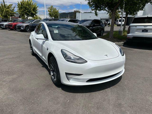 Photo of 2020 White Tesla Model 3