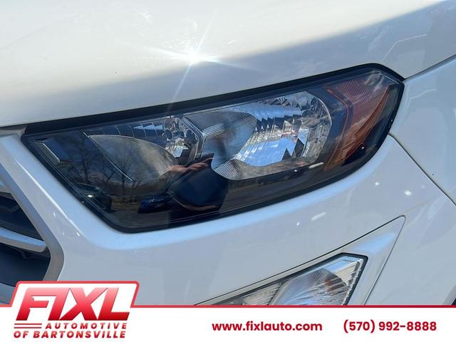Photo of 2020 White Platinum Metallic Tri-Coat Ford EcoSport