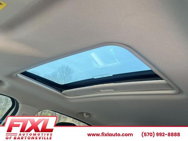 Photo of 2020 White Platinum Metallic Tri-Coat Ford EcoSport