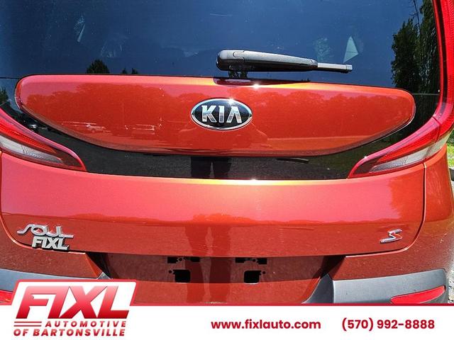 Photo of 2020 Mars Orange Kia Soul