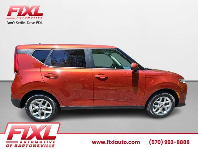 Photo of 2020 Mars Orange Kia Soul