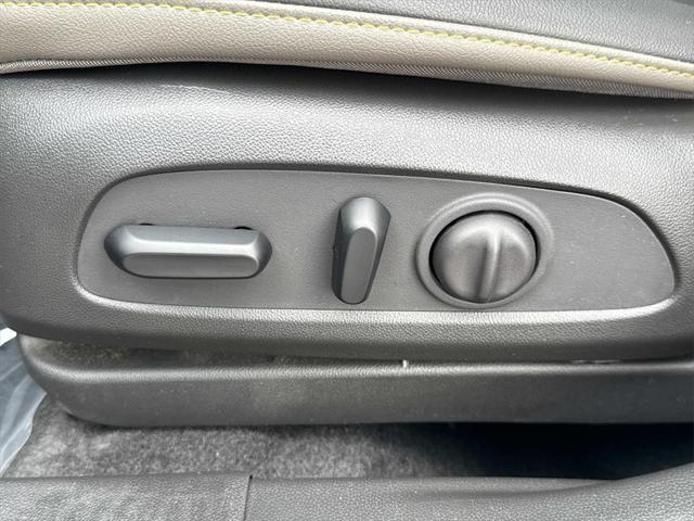 Photo of 2024 Mosaic Black Metallic Chevrolet Trax