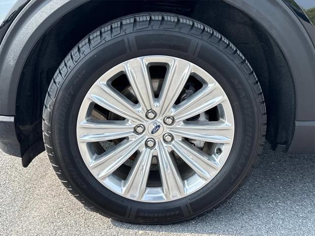 Photo of 2021 Agate Black Metallic Ford Explorer