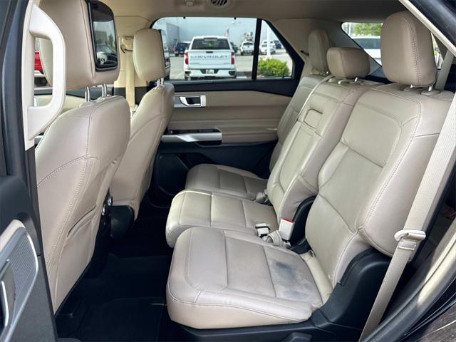 Photo of 2021 Agate Black Metallic Ford Explorer