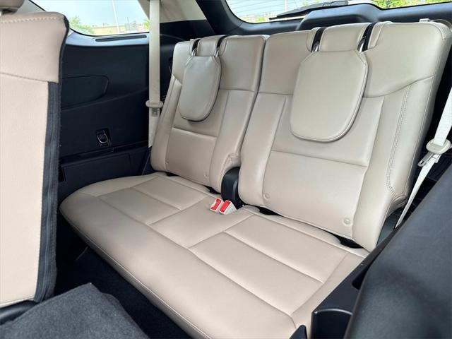 Photo of 2021 Agate Black Metallic Ford Explorer