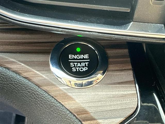 Photo of 2021 Agate Black Metallic Ford Explorer