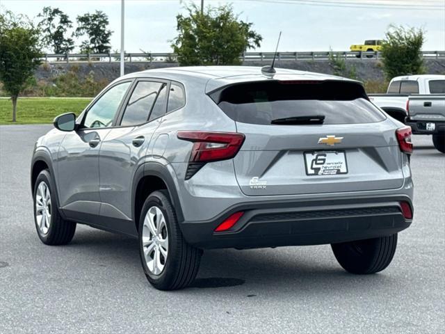Photo of 2025 Sterling Gray Metallic Chevrolet Trax