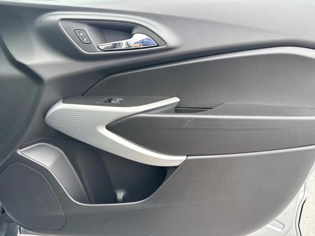 Photo of 2025 Sterling Gray Metallic Chevrolet Trax